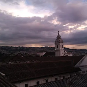 https://hotel-yumbo-imperial.hotelsquito.com