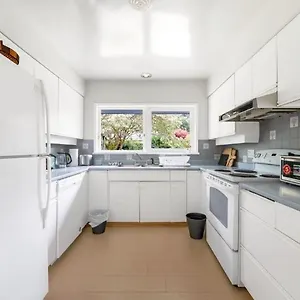 https://spacious-bedroom-house-in-with-modern-amenities.richmond-hotels.com